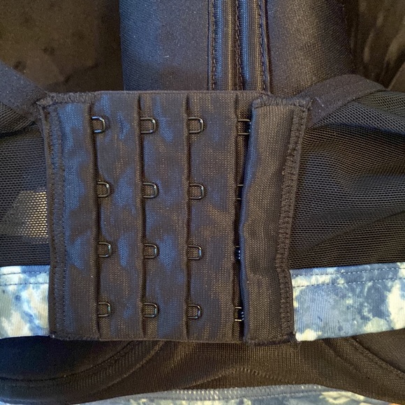 LIVI High-Impact Underwire Wicking Sport Bra - 44DDD - Picture 8 of 8